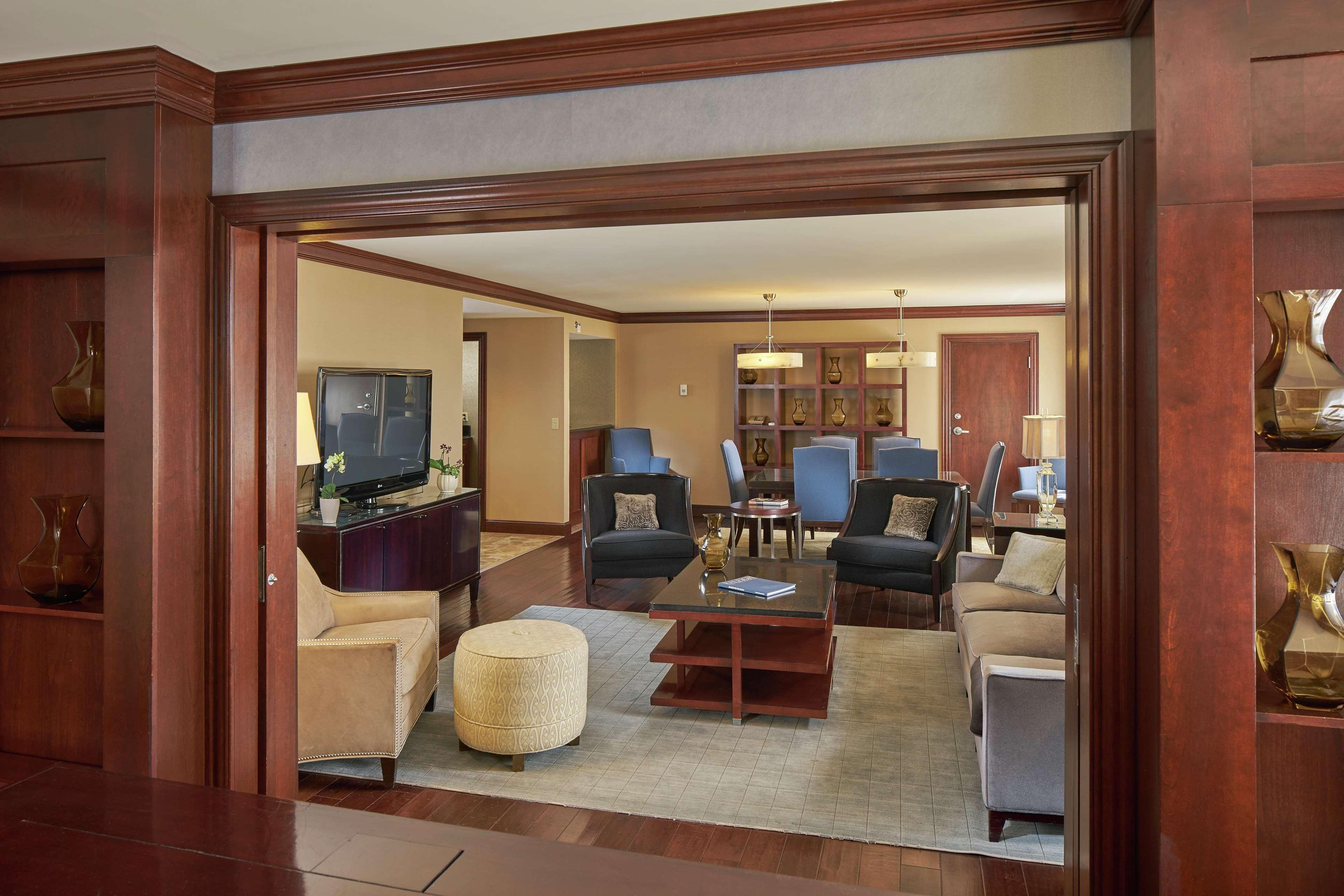 Hilton Raleigh North Hills Hotel Dalaman gambar