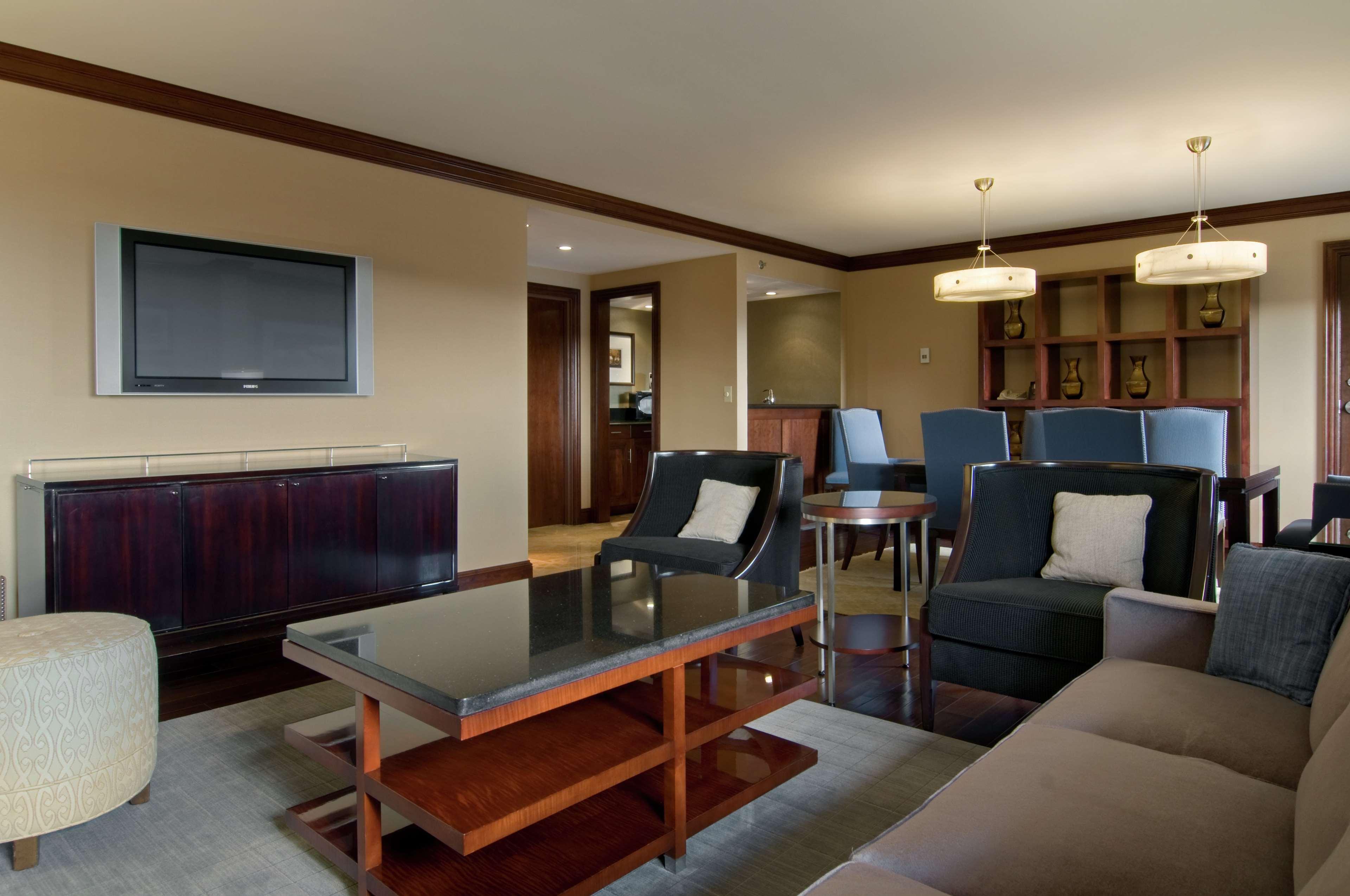 Hilton Raleigh North Hills Hotel Luaran gambar