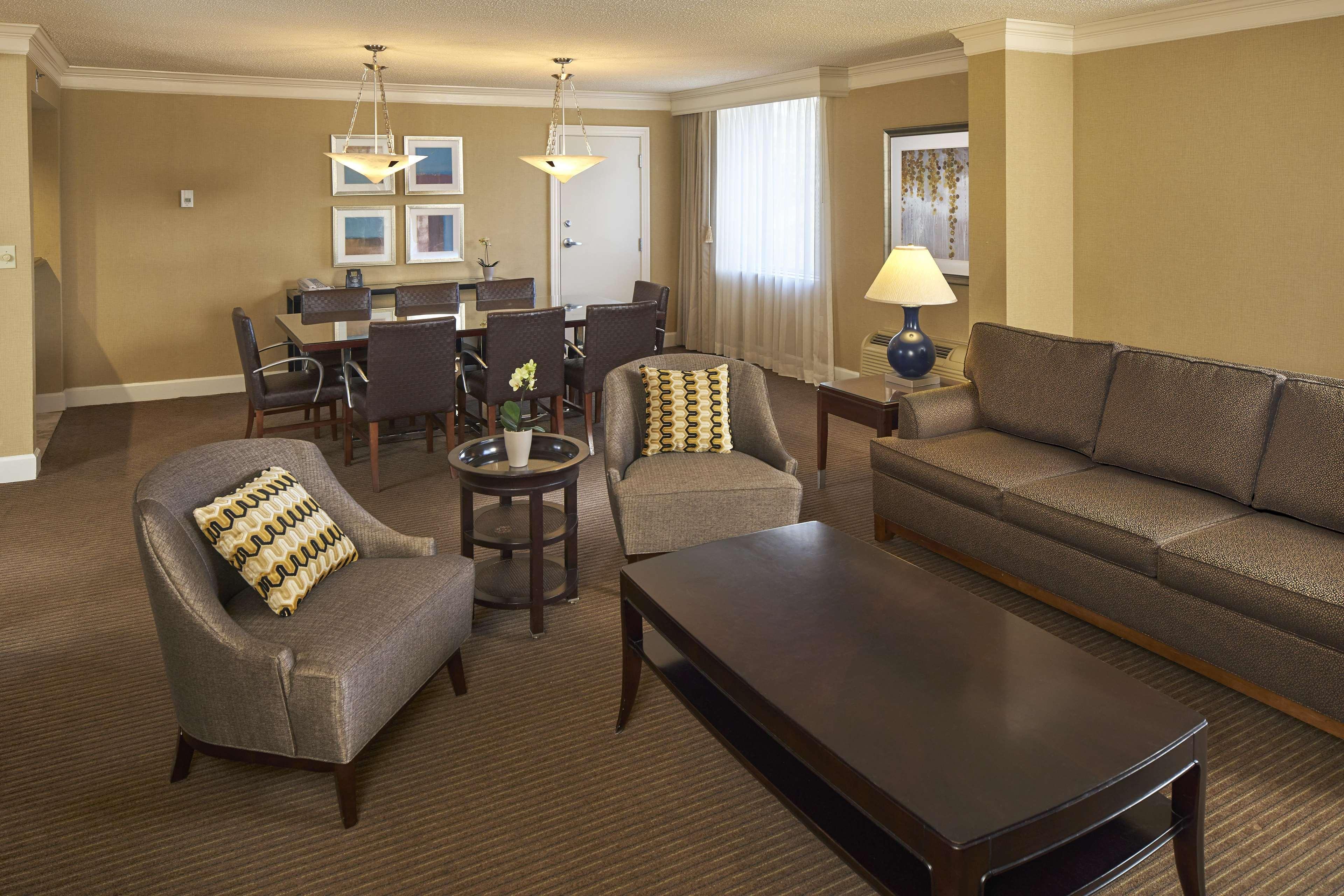 Hilton Raleigh North Hills Hotel Luaran gambar