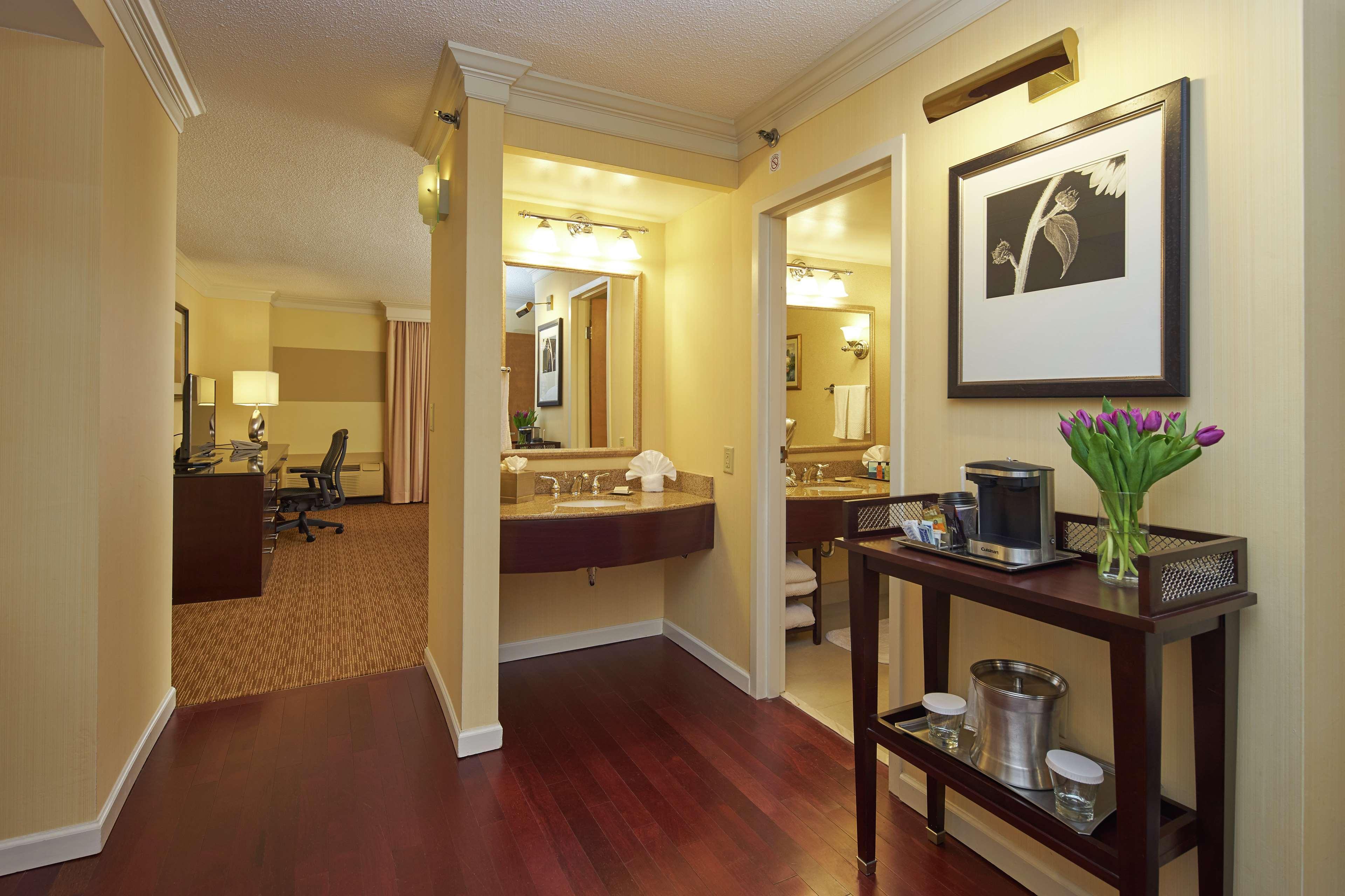 Hilton Raleigh North Hills Hotel Bilik gambar
