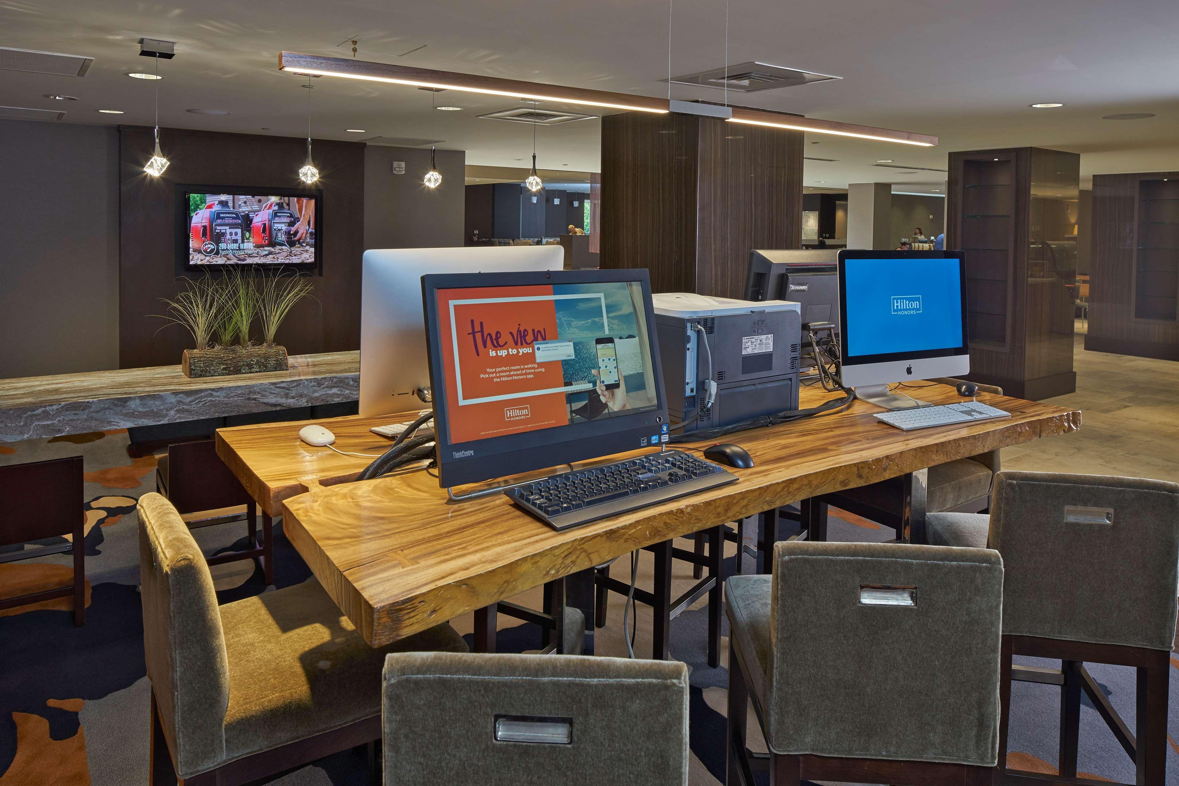 Hilton Raleigh North Hills Hotel Kemudahan gambar