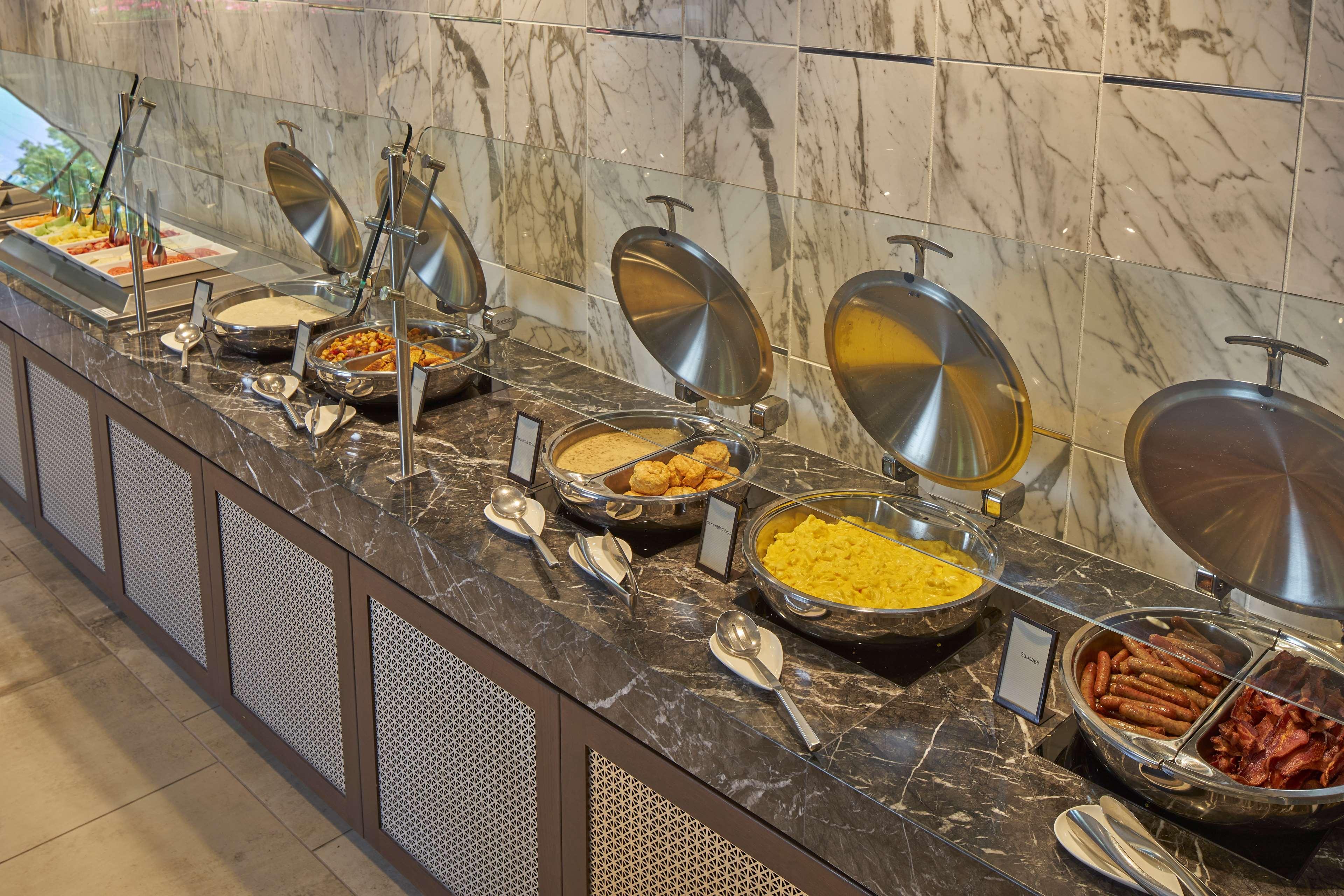 Hilton Raleigh North Hills Hotel Restoran gambar