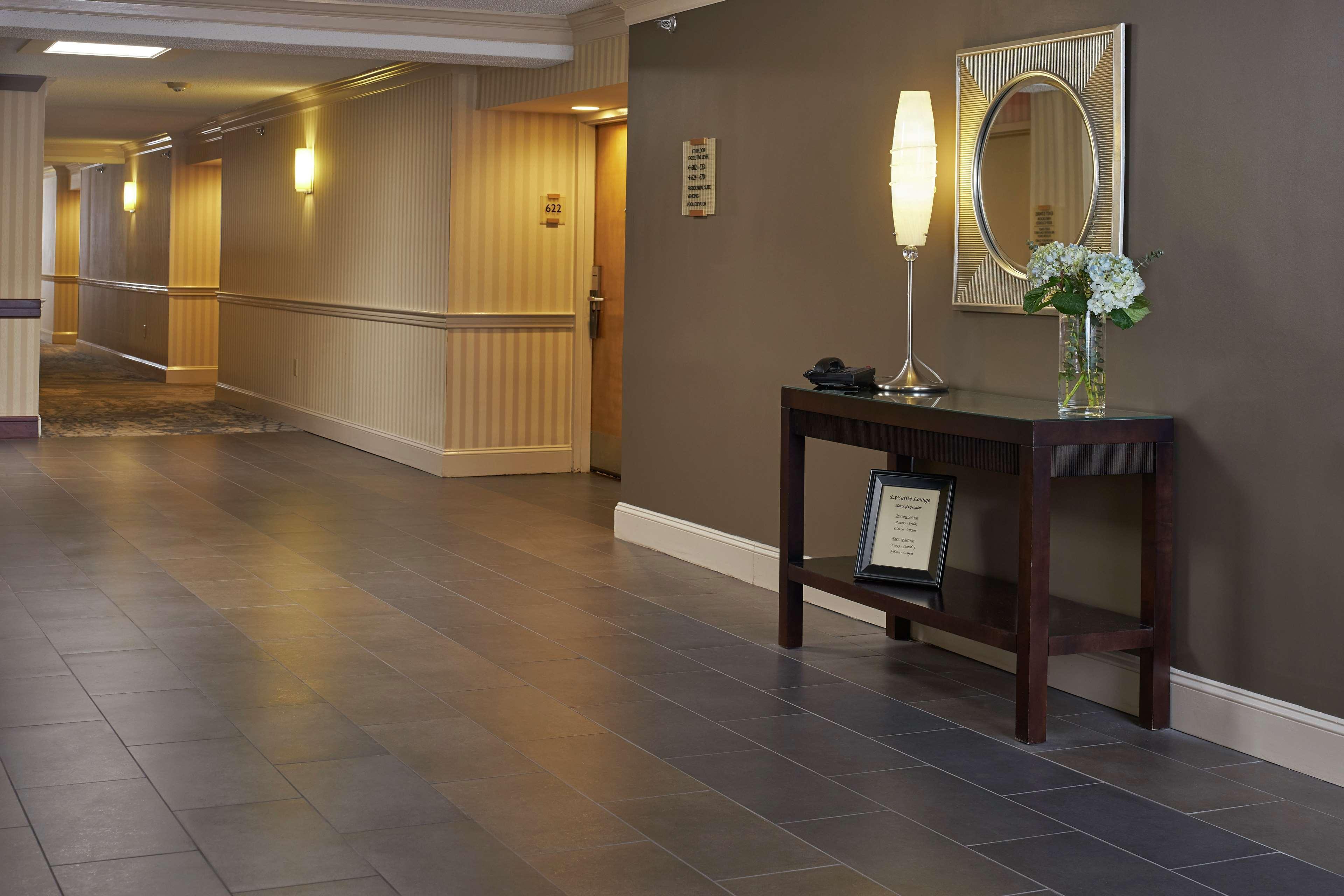 Hilton Raleigh North Hills Hotel Dalaman gambar